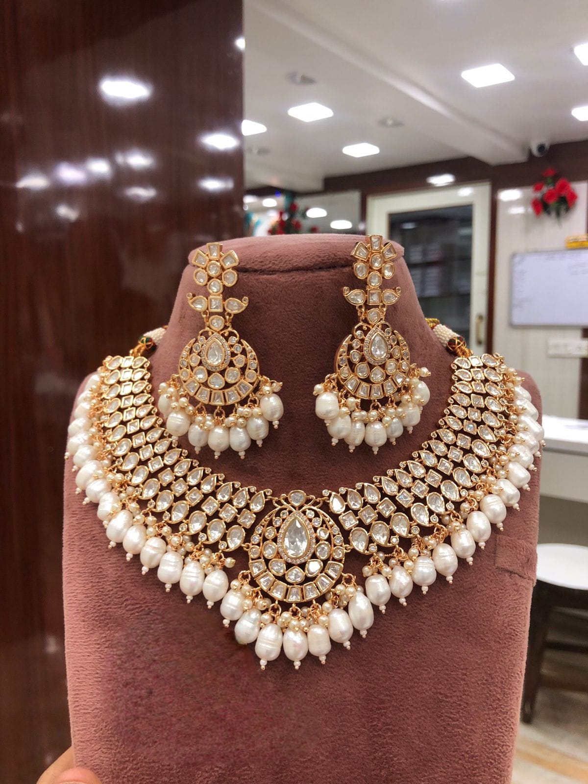 Elegant Pachi Kundan Jewelry Set Adorn Yourself with Opulence and Elegance