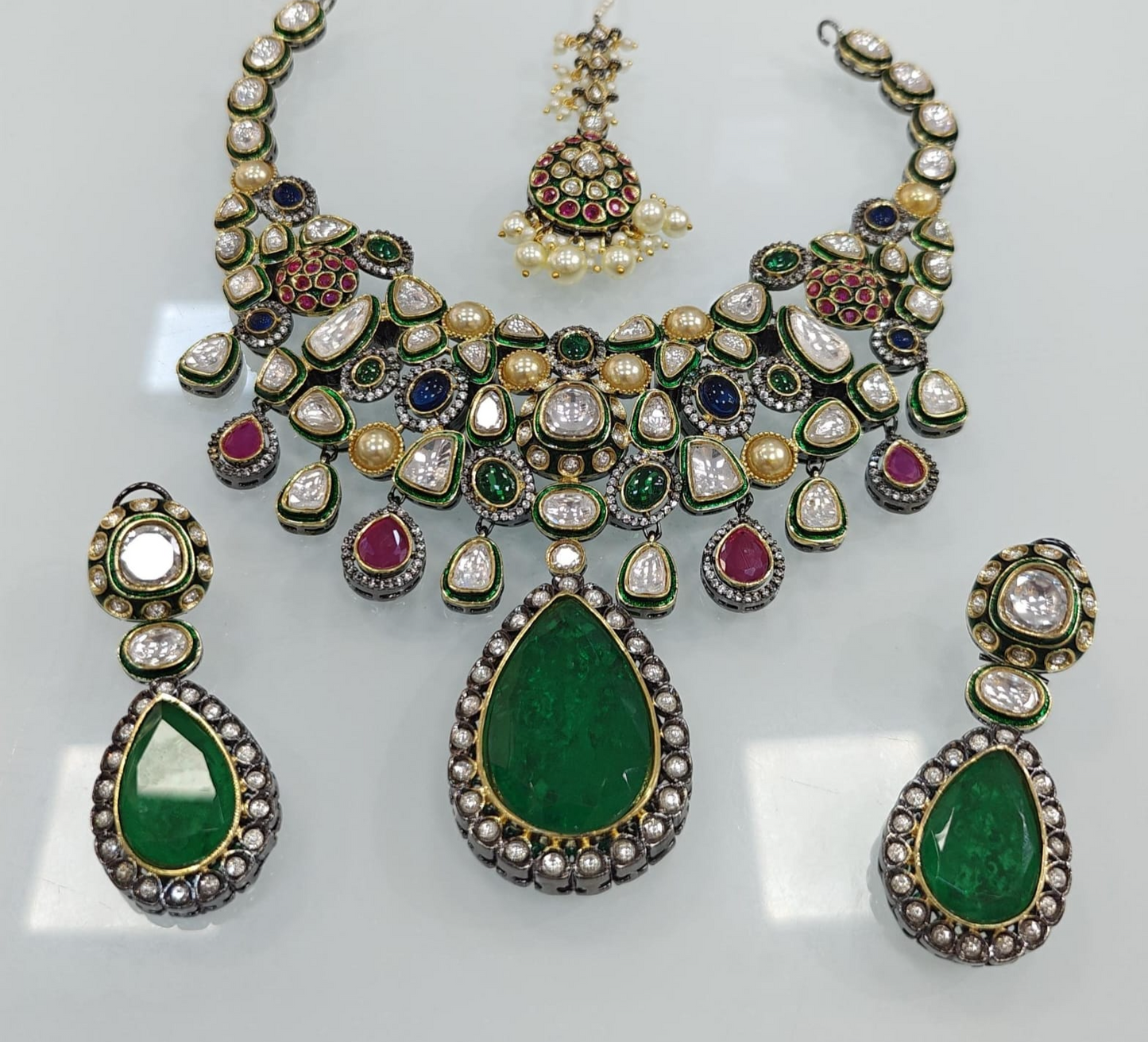 Traditional Gold-Plated Kundan Necklace Set with Coordinated Earrings and Maang Tikka jewellery set