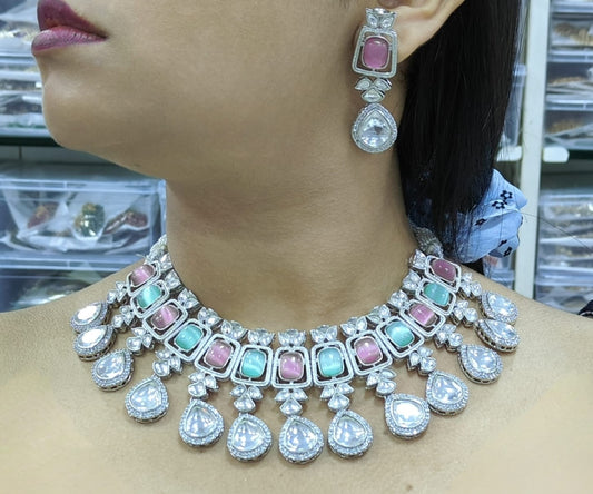 Premium Quality Kundan Choker Set with Stunning Stud Earrings - Ultimate Elegance and Style ,Premium Quality, Kundan Choker Set