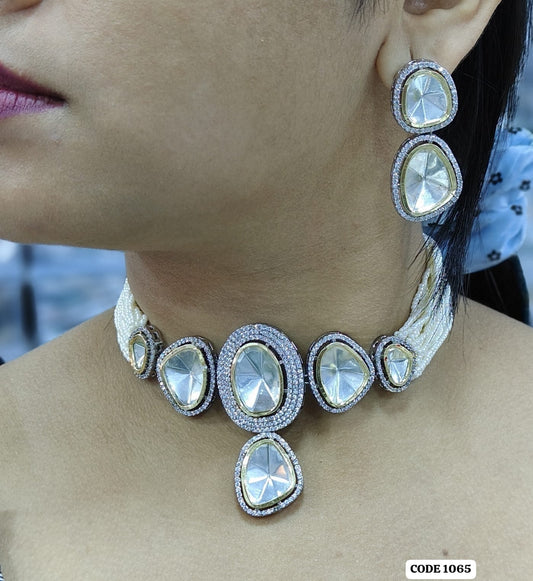 Beautiful Kundan with Pearls Necklace Set with Kundan Earrings , Kundan Necklace , Kundan Earrings