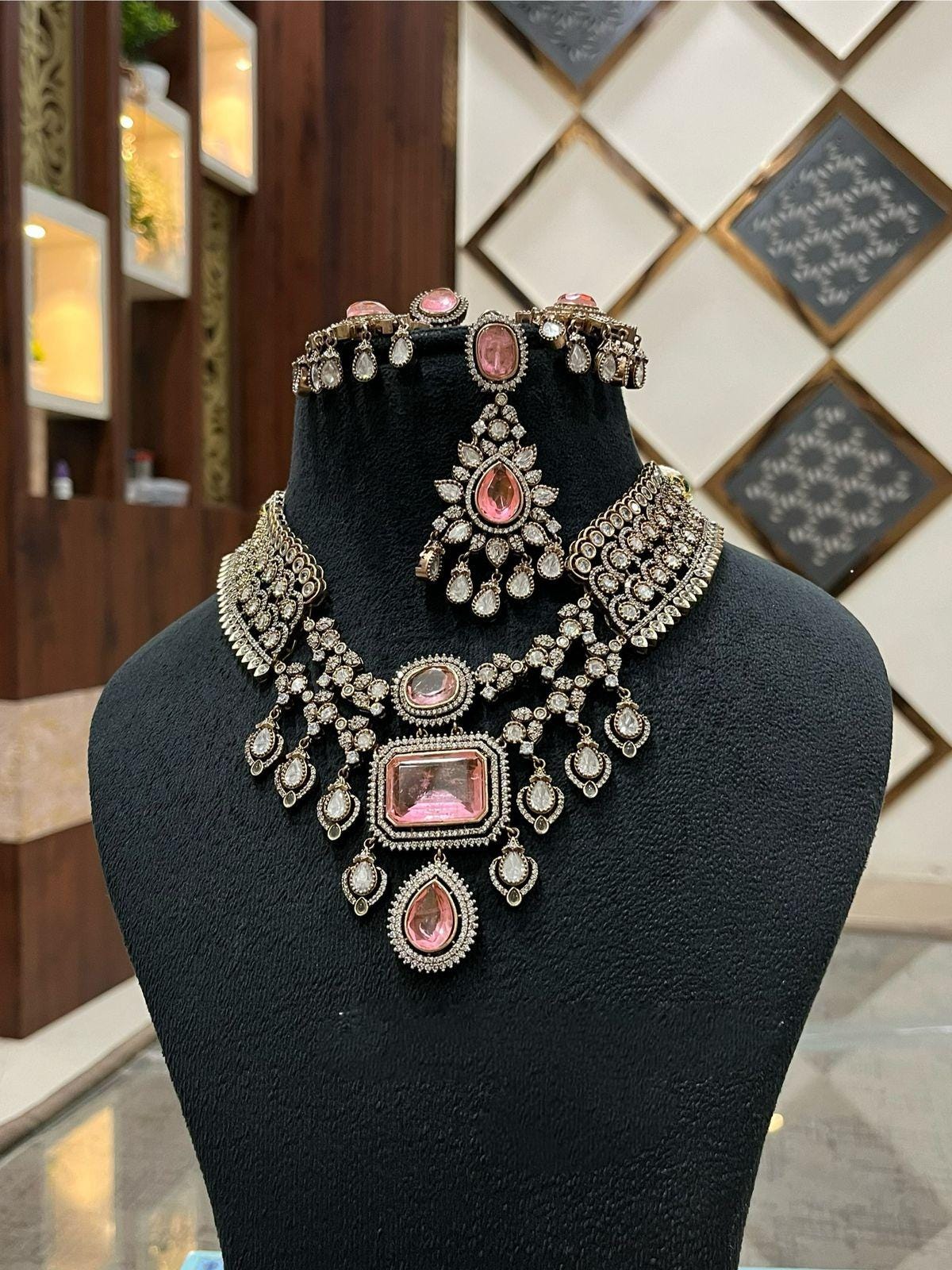 Indian Bridal Necklace Set | Kundan Style Wedding Jewelry with Maang Tikka