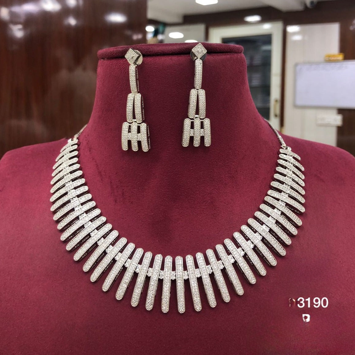 Mesmerizing AD Ensemble: Necklace with Matching Earrings