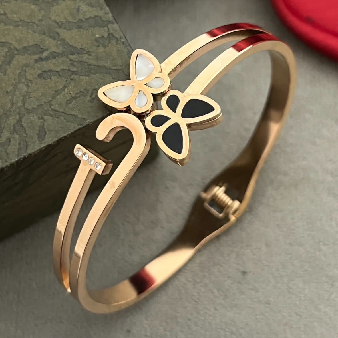 Cartier LOVE Bracelet: A Small Token of Eternal Affection for Women