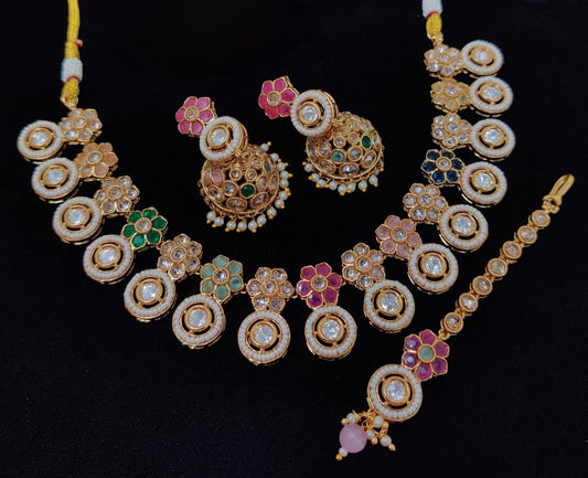 Radiant Rajputana: Stunning Kundan Necklace Set with Jhumka Earrings and Maangtikka