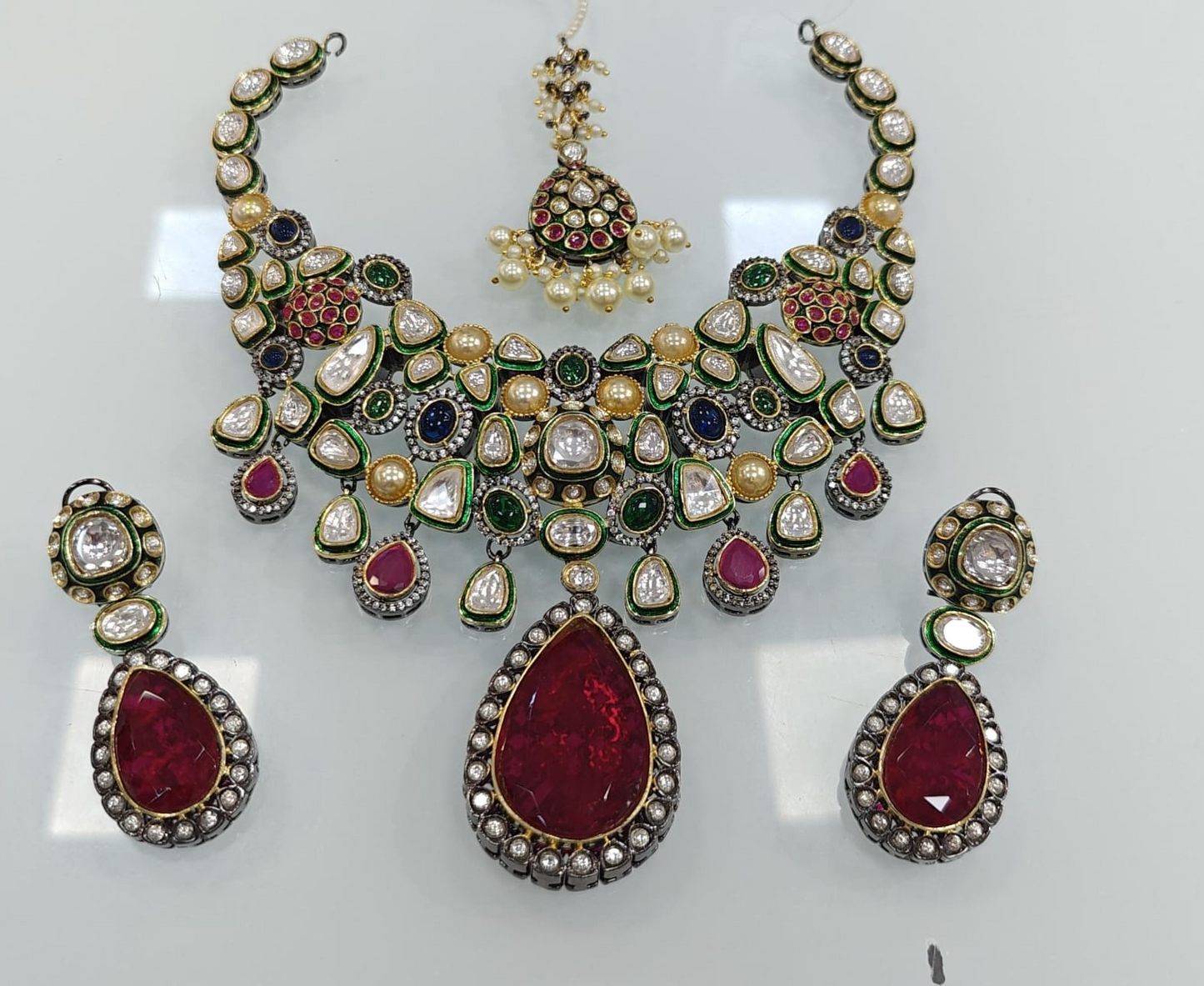 Traditional Gold-Plated Kundan Necklace Set with Coordinated Earrings and Maang Tikka jewellery set