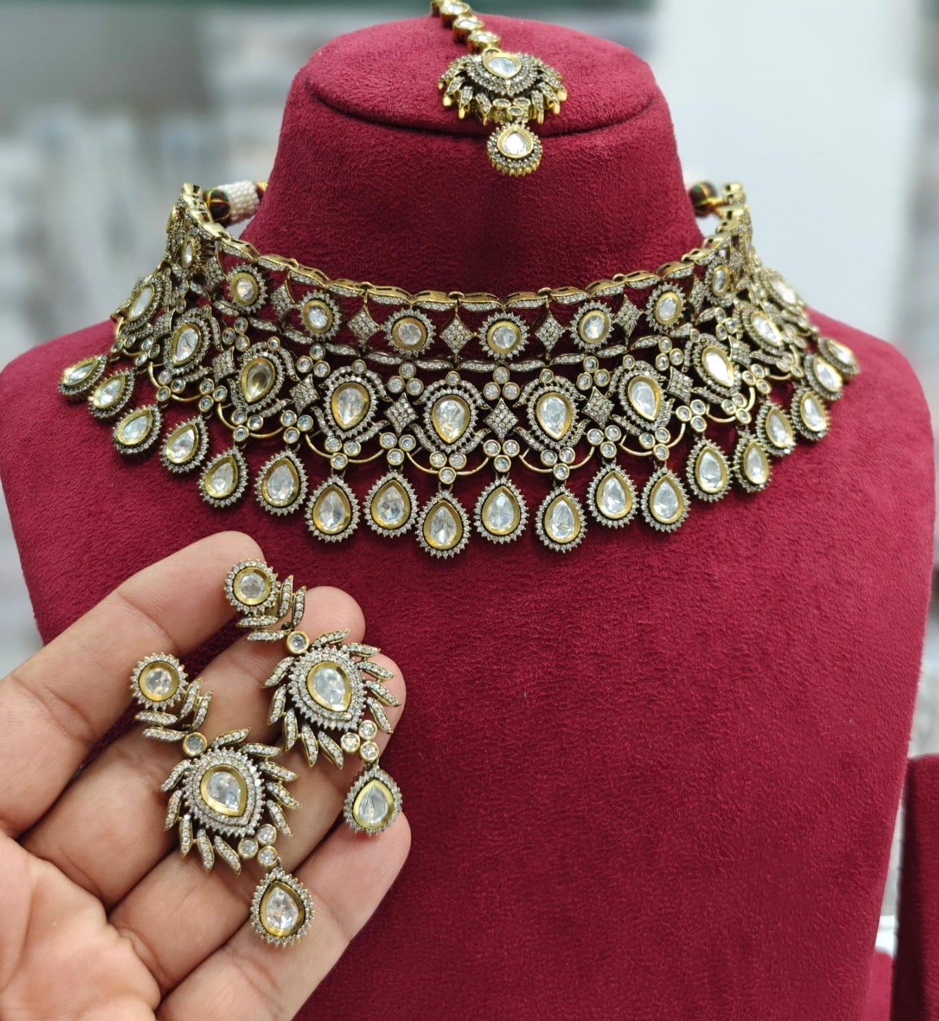Elegant Bridal Polki Kundan Choker Set with Exquisite Earrings with Maangtikka jewellery set  - Premium Quality Jewelry