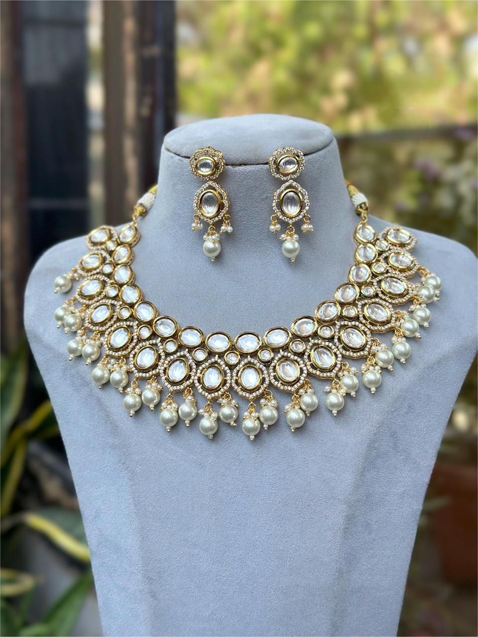 Exquisite Kundan Choker Jewelry Set with Matching Earrings , Stunning Traditional Bridal Jewellery