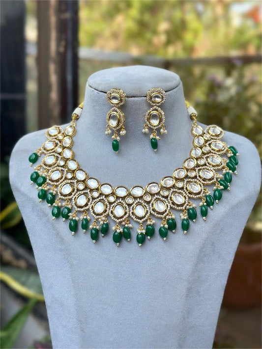 Exquisite Kundan Choker Jewelry Set with Matching Earrings , Stunning Traditional Bridal Jewellery