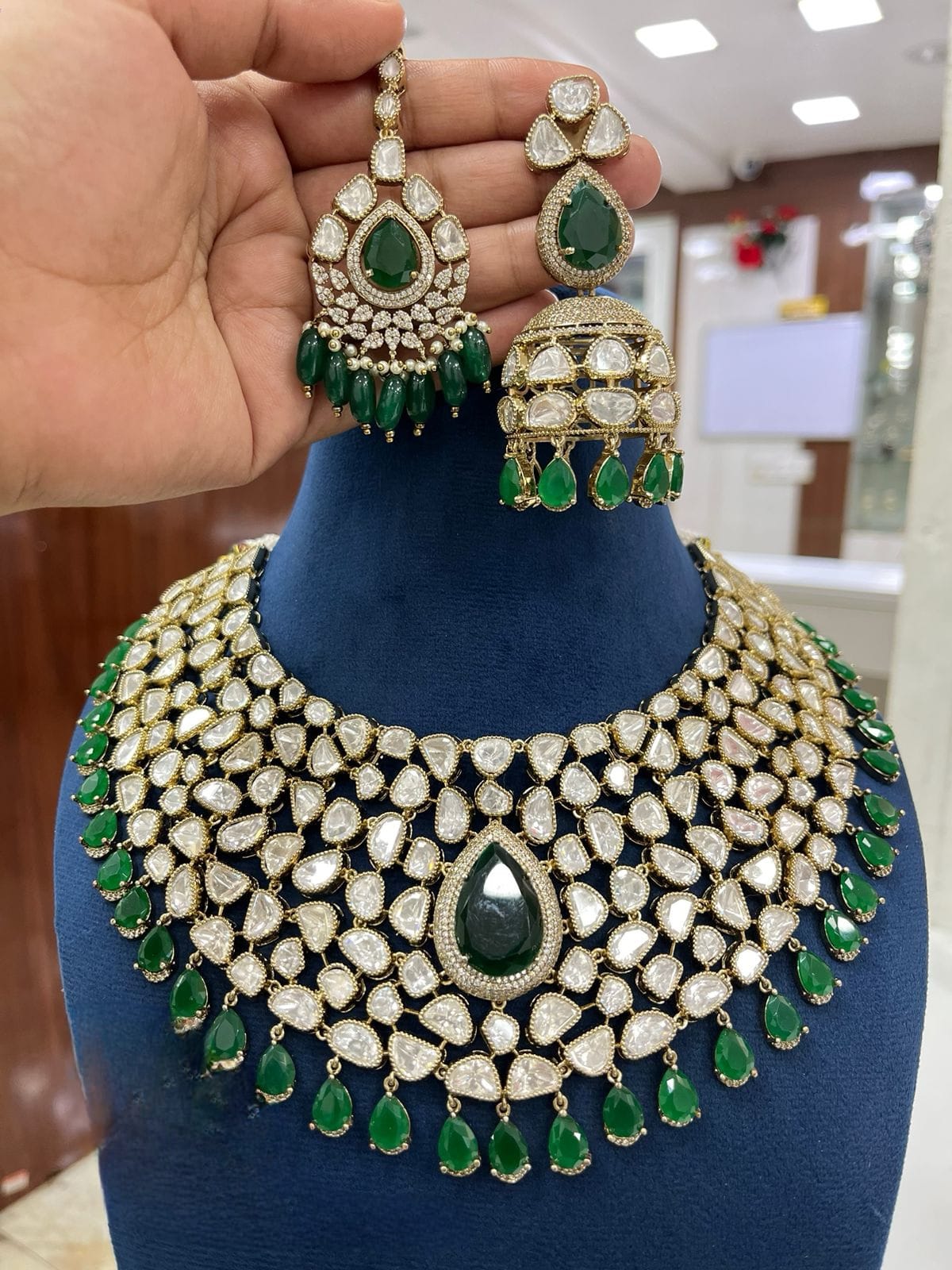 Kundan choker with earrings, blue choker good