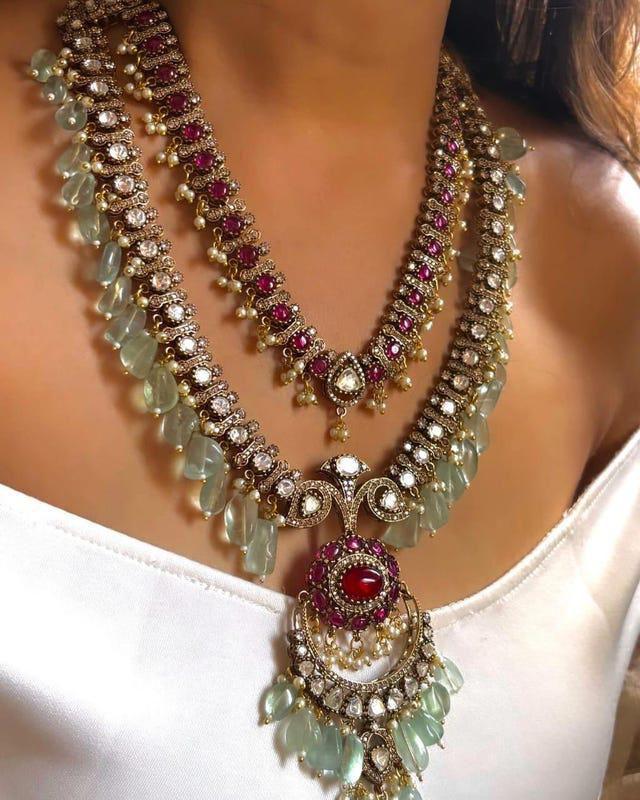Indian Bridal Necklace Set | Kundan Style, Red & Green Beads (Set Includes Earrings)