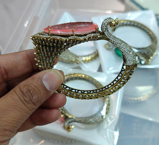 Polki Kundan Bracelet: Indian Charm Bracelet with Emerald Accent