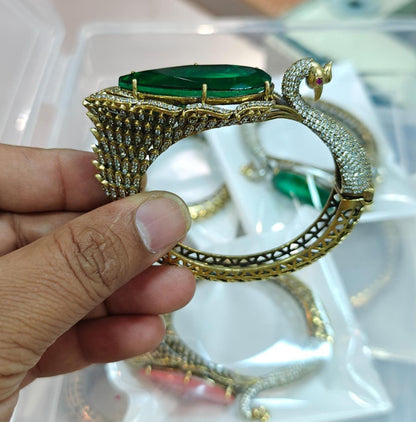 Polki Kundan Bracelet: Indian Charm Bracelet with Emerald Accent