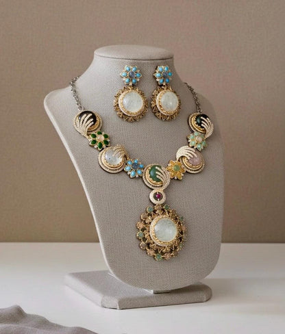 Indian Bridal Kundan Necklace Set, Statement Pendant, Matching Earrings