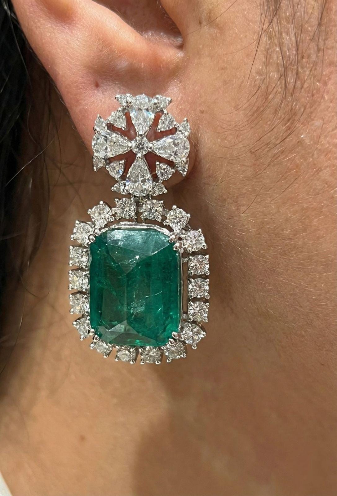 Emerald Green Statement Choker Necklace Set with Matching Earrings – Luxury Bridal & Party Jewelry