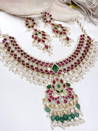 Indian Bridal Necklace Set, Kundan Style, Floral Geometric Pendant, Pearl Accents, Matching Earrings