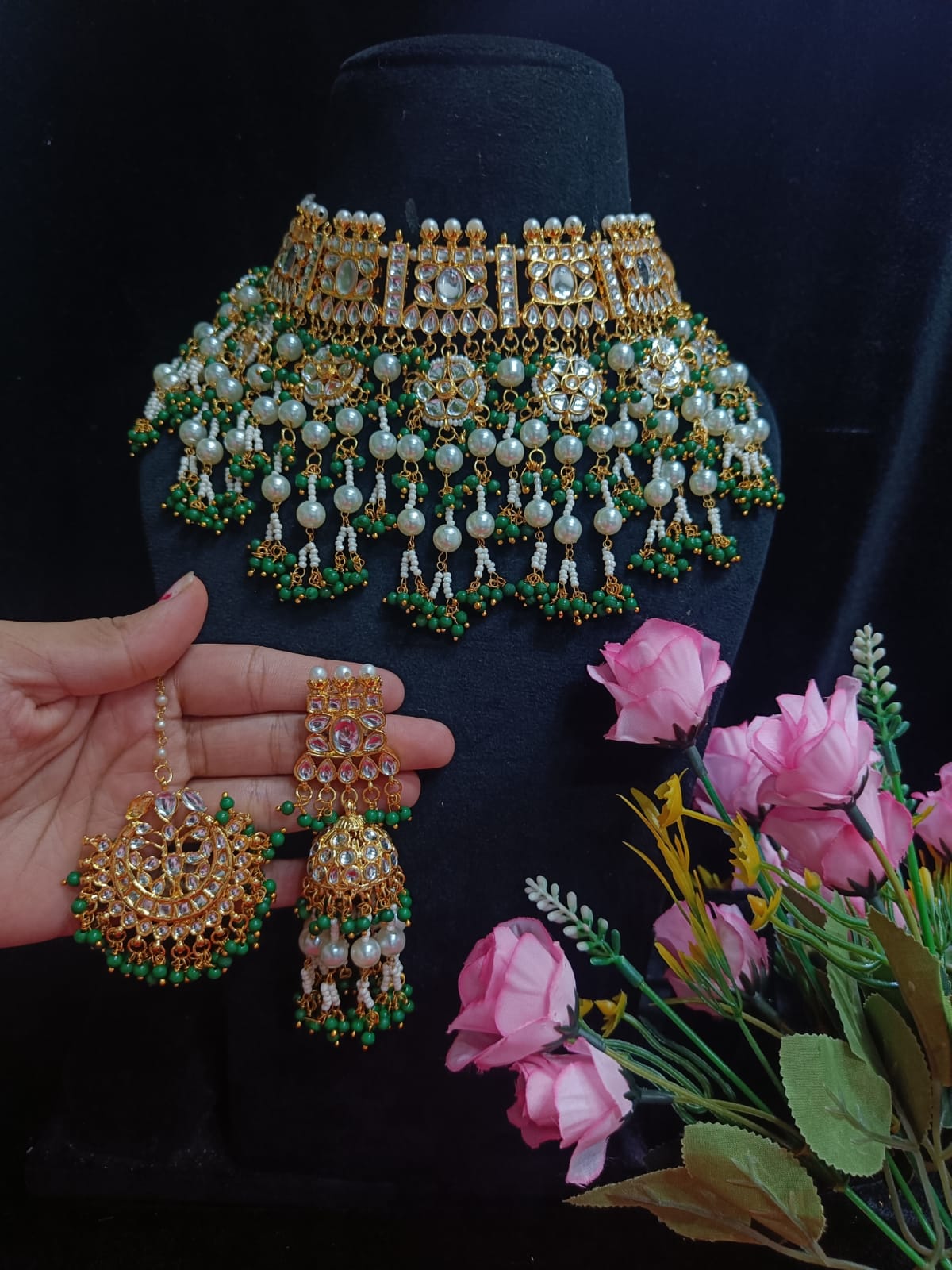 Regal Opulence: Kundan Jewelry Set with Jhumka Earrings and Maangtikka