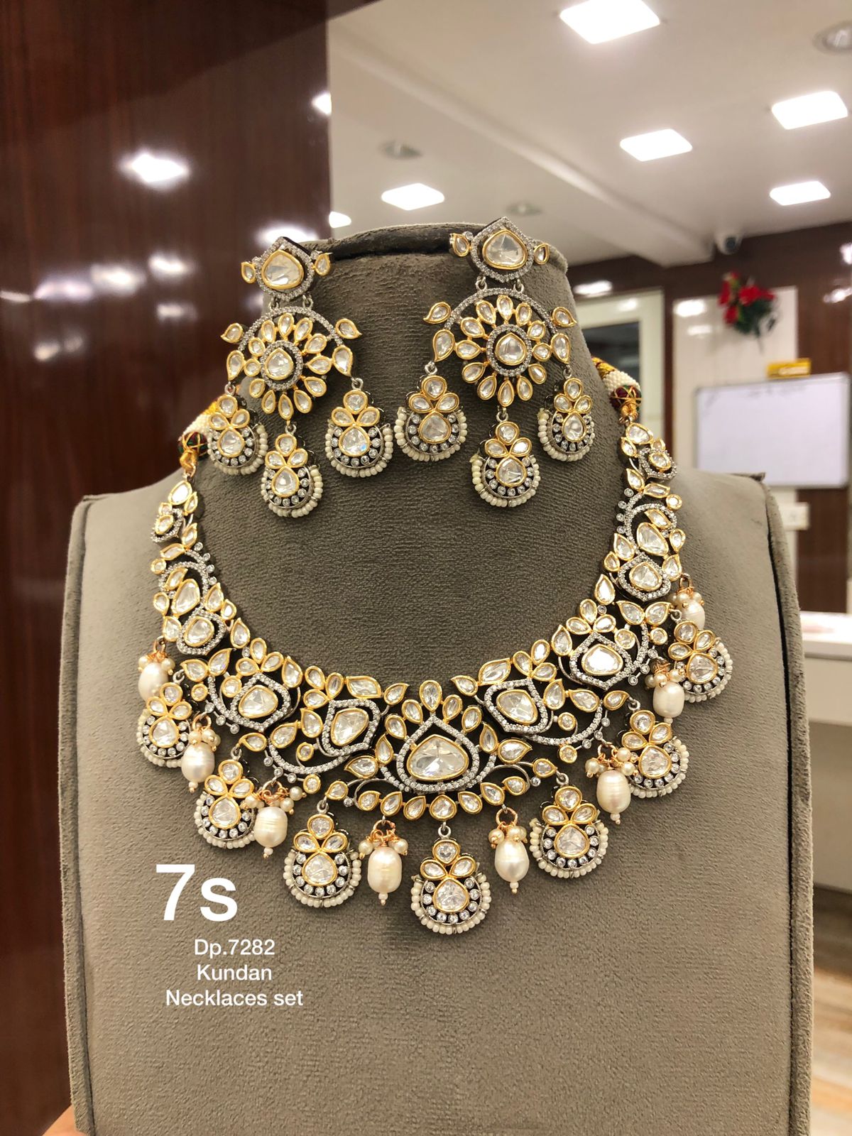 Regal Splendor: Victoria Pattern Kundan Necklace Set with Earrings