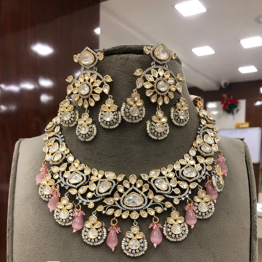 Elegant Pachi Kundan Jewelry Set: Adorn Yourself with Opulence and Elegance