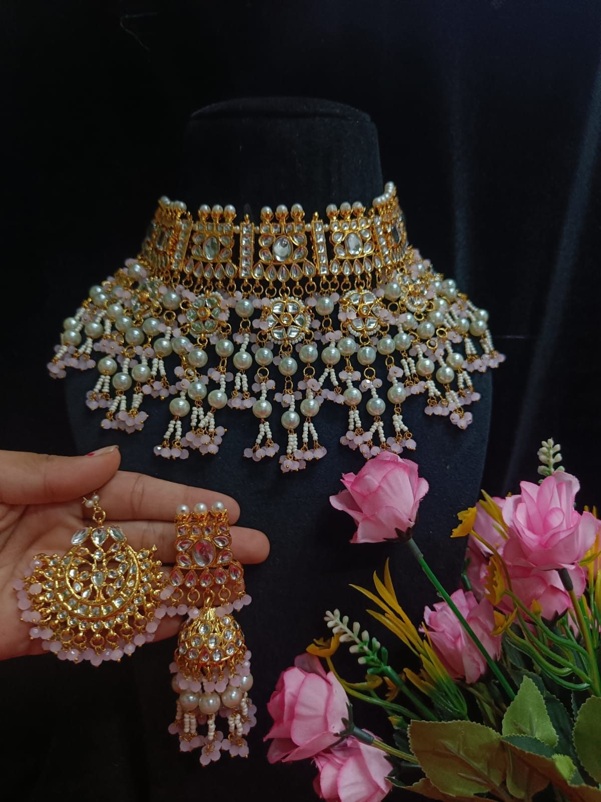 Regal Opulence: Kundan Jewelry Set with Jhumka Earrings and Maangtikka