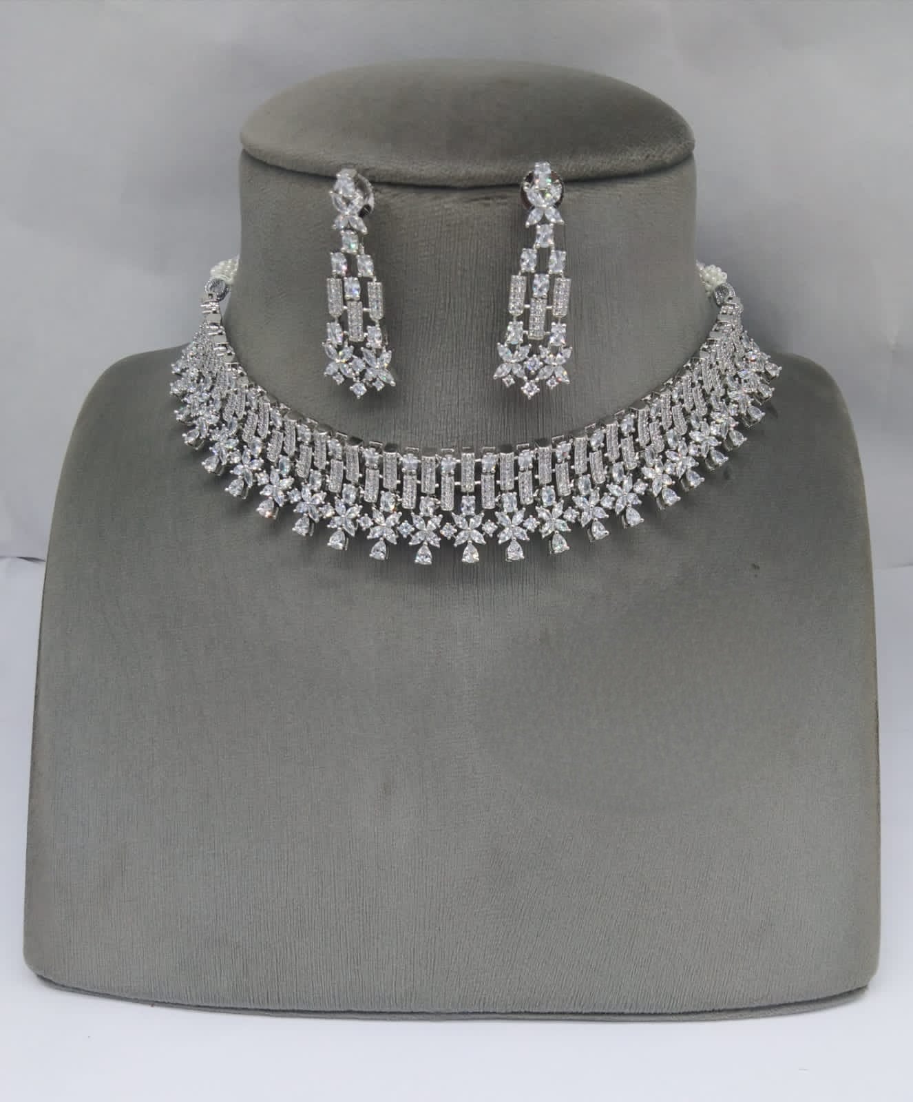 Diamonds of the New World: AD Necklace & Earrings Collection